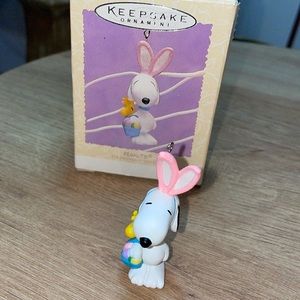 Snoopy Easter Ornament - Hallmark Dated 1995